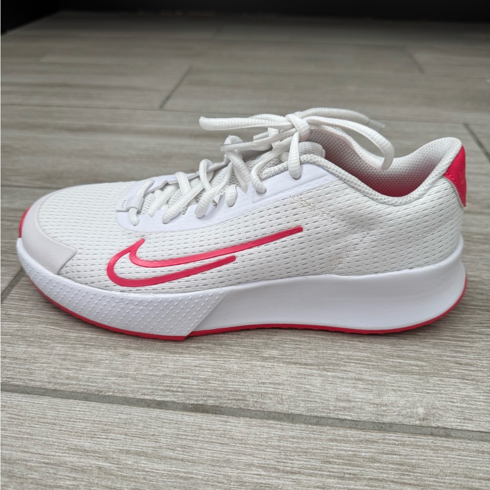 Nike Womens Vapor Lite 2 HC DV2019 108 white hot punch NIB $90 some boxes damage